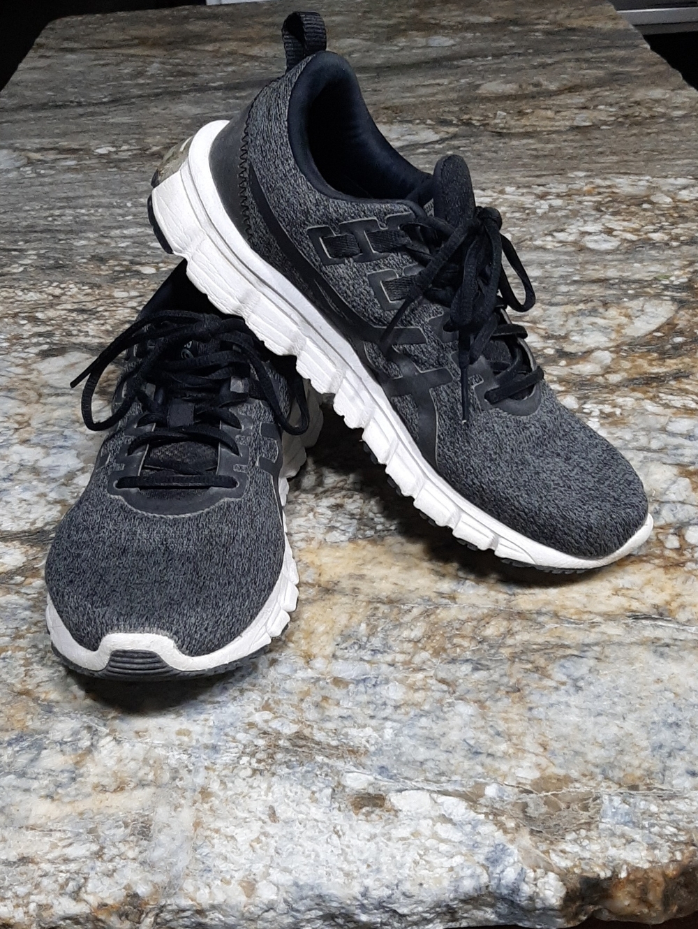 Womens ASICS Grey Knit Running Shoes with White Sole sz 8.5